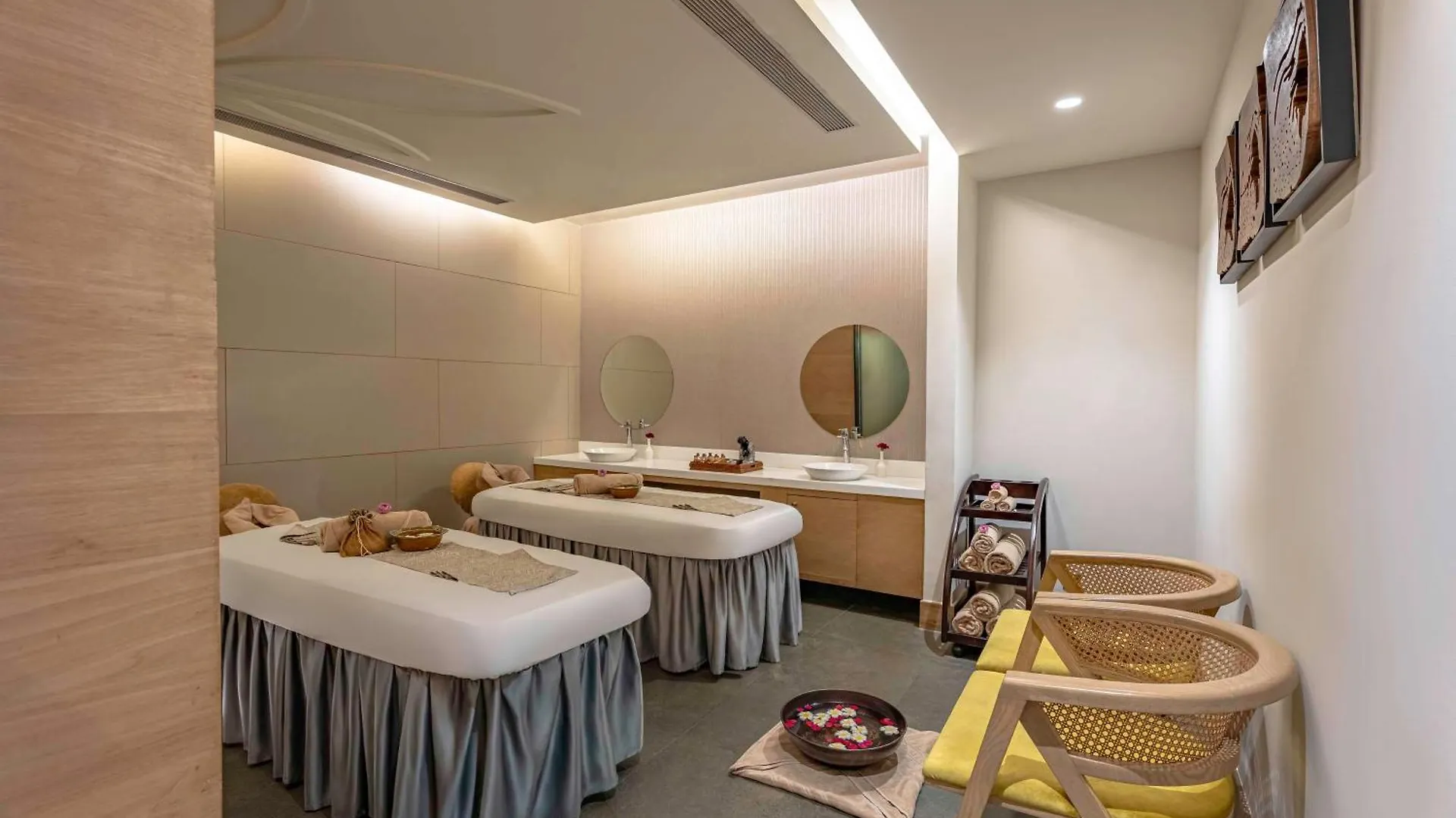 Radisson Gurugram Udyog Vihar Hotel Gurgaon