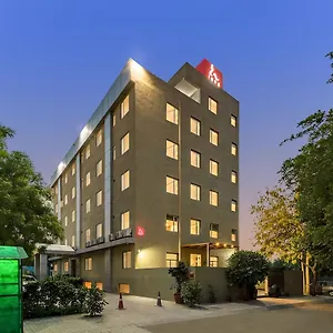 4* Hotel Inde Cyber