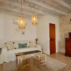 maison-de-charmes-aux-arnes.fr-provencehotel.com/