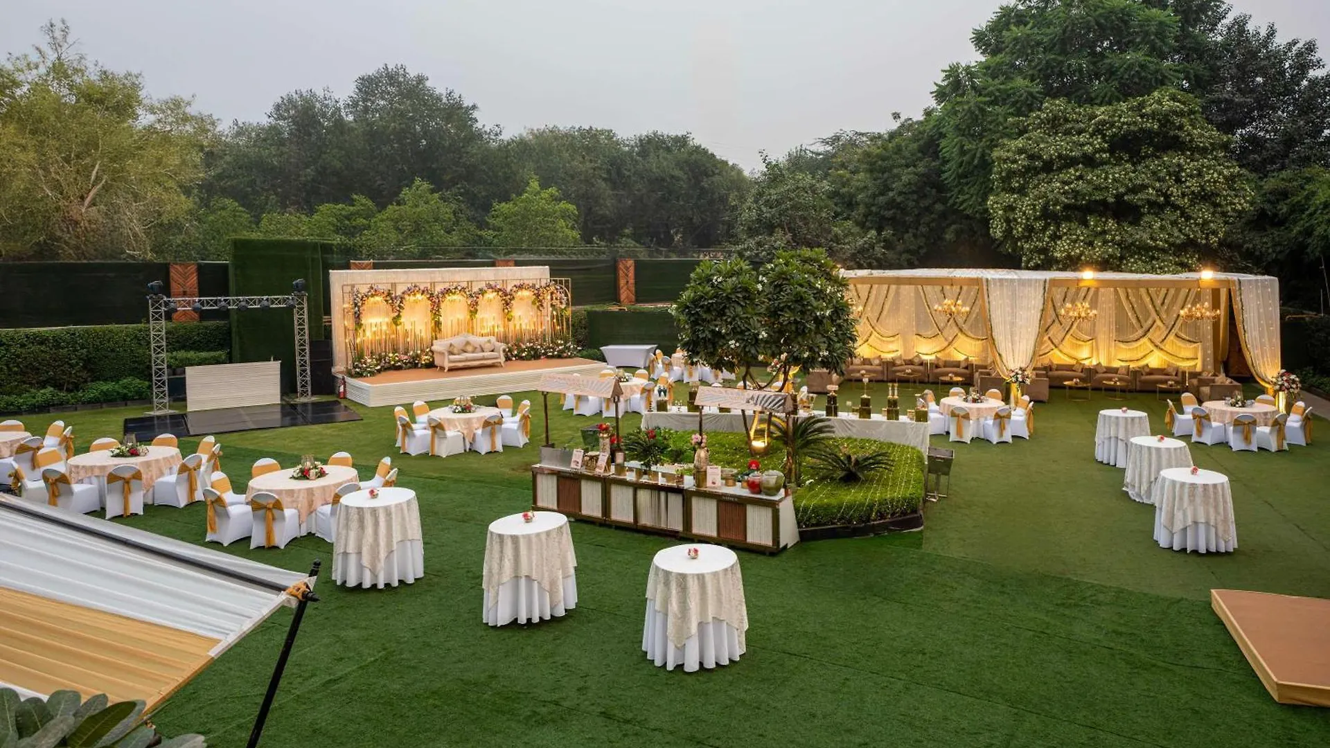 *****  Hotel Radisson Gurugram Udyog Vihar Gurgaon Indien